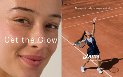 Professional tennis player Zeynep Sönmez shows her natural post-exercise glow in ASICS